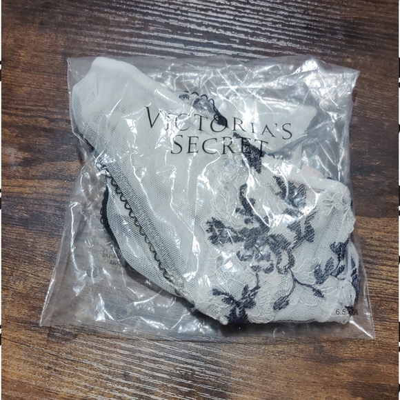 🖤Victoria's Secret Dream Angels Lace Cheekini Panty - Picture 5 of 6